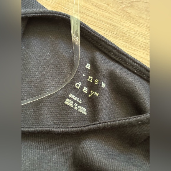 NWOT A New Day Bow Sleeve Tank - Picture 3 of 3